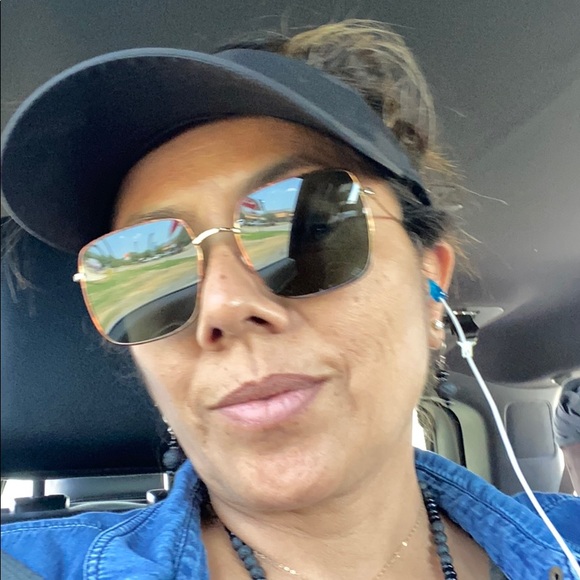 Meet your Posher, Rosy - Picture 1 of 1